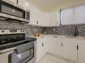 742 NW 70th St, Miami FL 33150