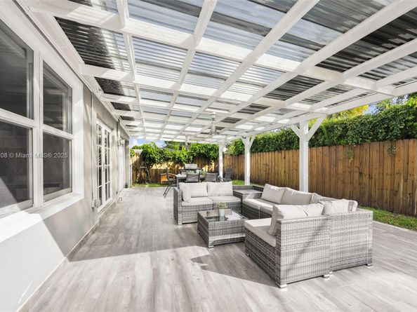 1825 SW 67th Ct, Miami FL 33155