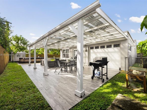 1825 SW 67th Ct, Miami FL 33155