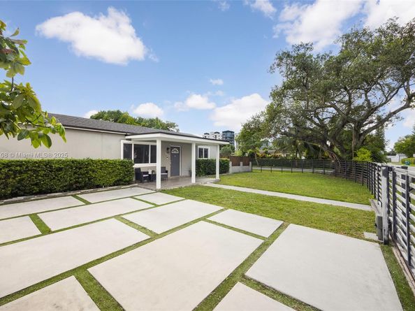 1825 SW 67th Ct, Miami FL 33155