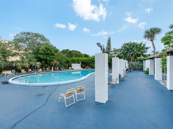 2840 Somerset Dr 207M, Lauderdale Lakes FL 33311