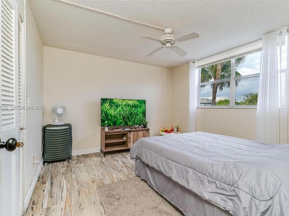 2840 Somerset Dr 207M, Lauderdale Lakes FL 33311