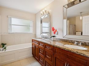 10871 NW 35th Pl, Sunrise FL 33351