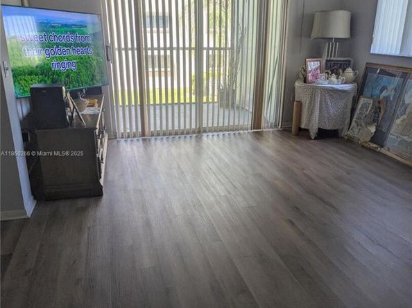 1650 SW 124th Ter 212D, Pembroke Pines FL 33027