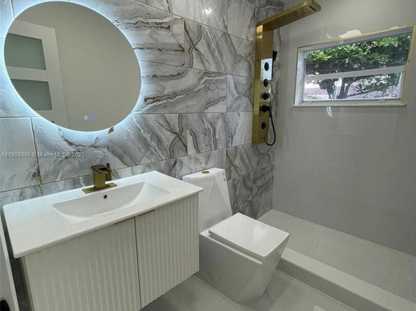 775 NW 142nd St, Miami FL 33168