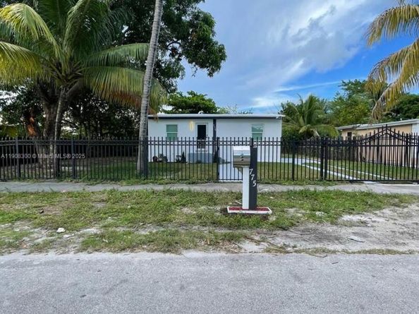 775 NW 142nd St, Miami FL 33168