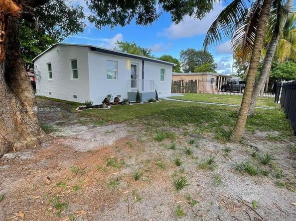 775 NW 142nd St, Miami FL 33168
