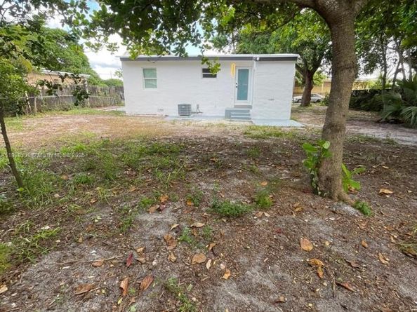 775 NW 142nd St, Miami FL 33168