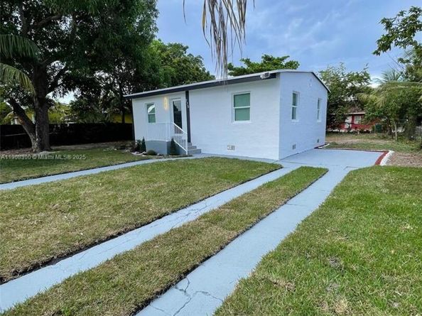 775 NW 142nd St, Miami FL 33168