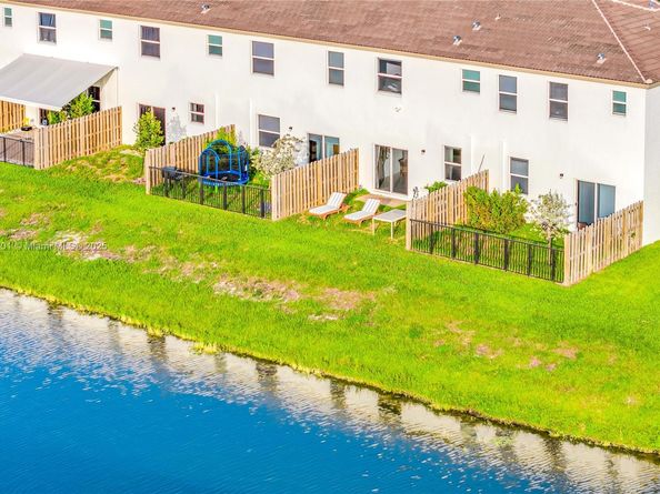 12606 NW 22nd Pl, Miami FL 33167