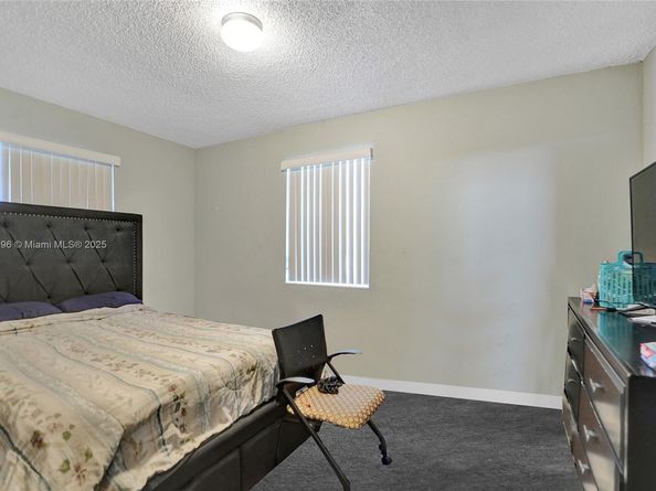 731 SW 8th Ave, Hallandale Beach FL 33009