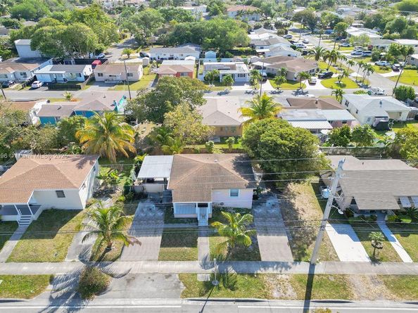 731 SW 8th Ave, Hallandale Beach FL 33009