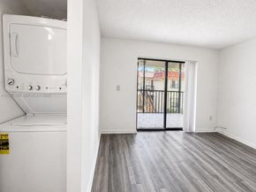 9730 Hammocks Blvd 20128, Miami FL 33196