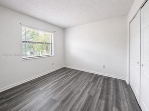 9730 Hammocks Blvd 20128, Miami FL 33196