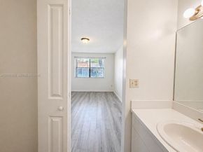9730 Hammocks Blvd 20128, Miami FL 33196