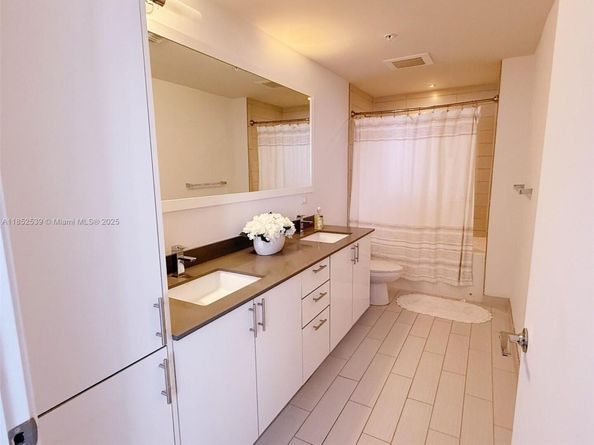 999 SW 1st Ave 2611, Miami FL 33130