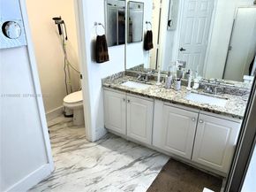 1107 Fairfield Meadows Dr, Weston FL 33327