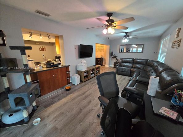 8331 NW 18th St, Pembroke Pines FL 33024