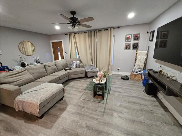 8331 NW 18th St, Pembroke Pines FL 33024
