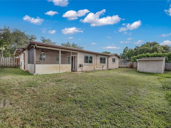 8331 NW 18th St, Pembroke Pines FL 33024