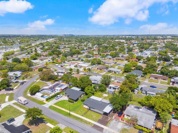 741 NW 175th Dr, Miami Gardens FL 33169