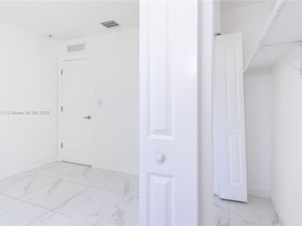 2490 & 2492 NW 44th St, Miami FL 33142