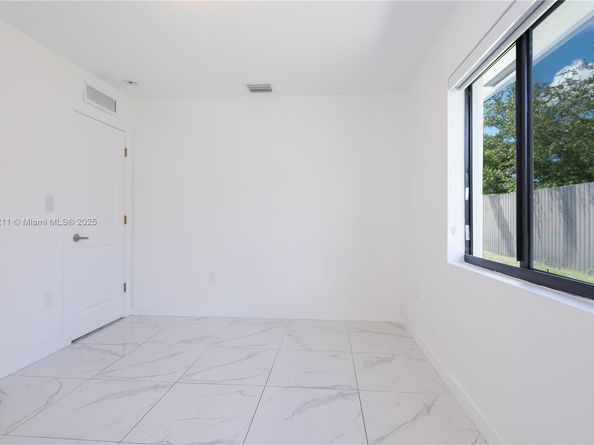 2490 & 2492 NW 44th St, Miami FL 33142