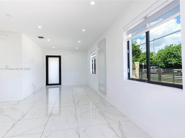 2490 & 2492 NW 44th St, Miami FL 33142
