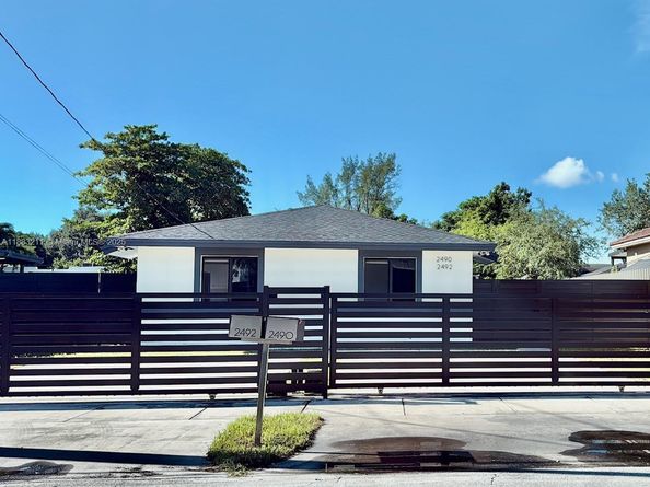 2490 & 2492 NW 44th St, Miami FL 33142