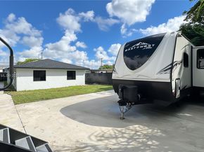 2490 & 2492 NW 44th St, Miami FL 33142