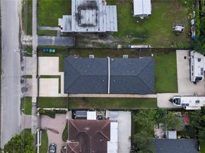 2490 & 2492 NW 44th St, Miami FL 33142