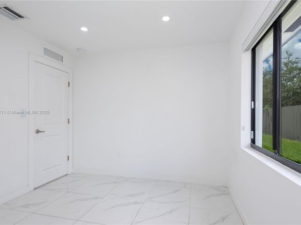 2490 & 2492 NW 44th St, Miami FL 33142