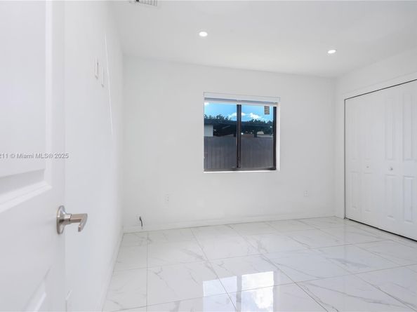 2490 & 2492 NW 44th St, Miami FL 33142