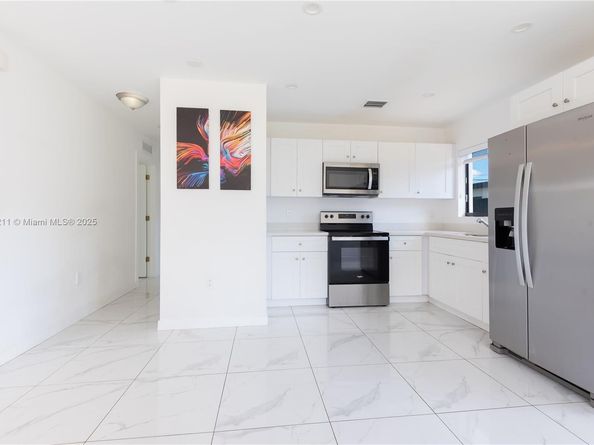 2490 & 2492 NW 44th St, Miami FL 33142