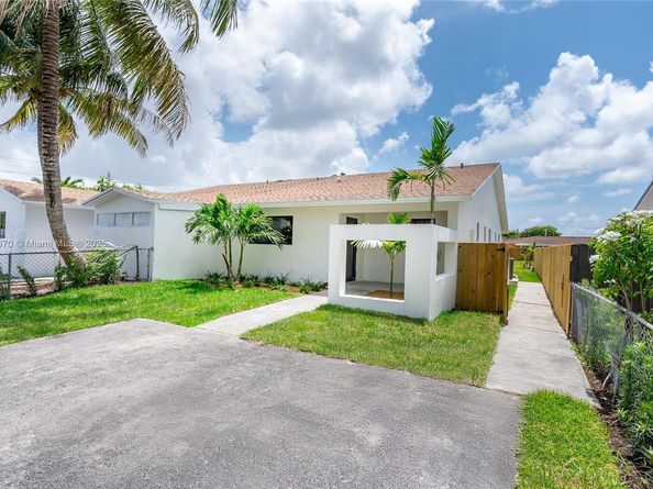 973 SW 88th Ave, Miami FL 33174