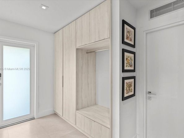 10105 SW 71st Ave, Pinecrest FL 33156