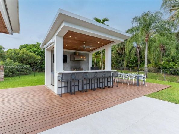 10105 SW 71st Ave, Pinecrest FL 33156