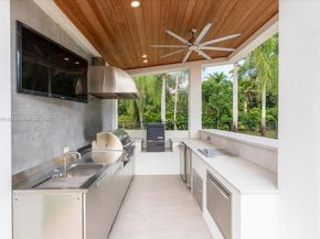 10105 SW 71st Ave, Pinecrest FL 33156