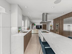 10105 SW 71st Ave, Pinecrest FL 33156