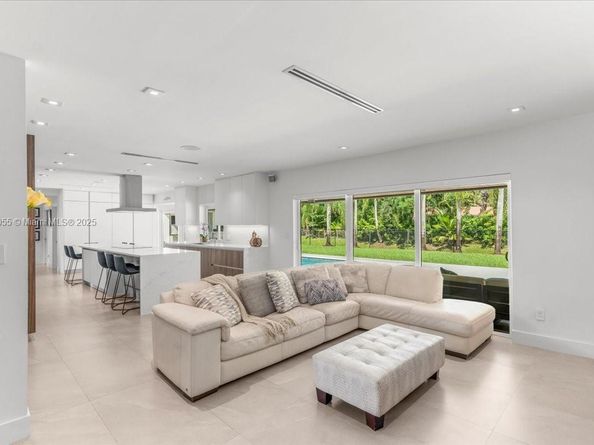 10105 SW 71st Ave, Pinecrest FL 33156