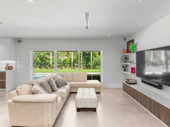 10105 SW 71st Ave, Pinecrest FL 33156