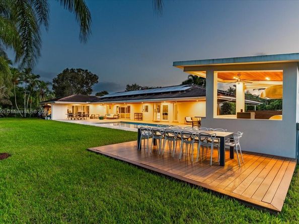 10105 SW 71st Ave, Pinecrest FL 33156