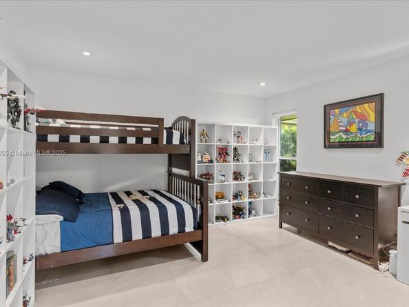 10105 SW 71st Ave, Pinecrest FL 33156