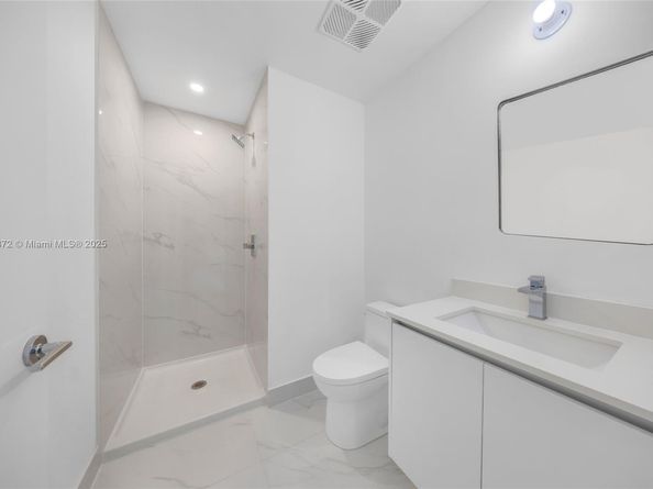 700 NE 24 Street 2306, Miami FL 33137