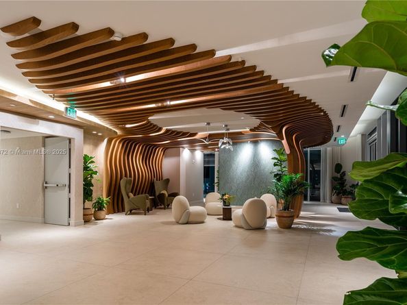 700 NE 24 Street 2306, Miami FL 33137