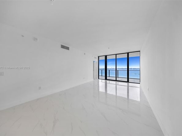 700 NE 24 Street 2306, Miami FL 33137