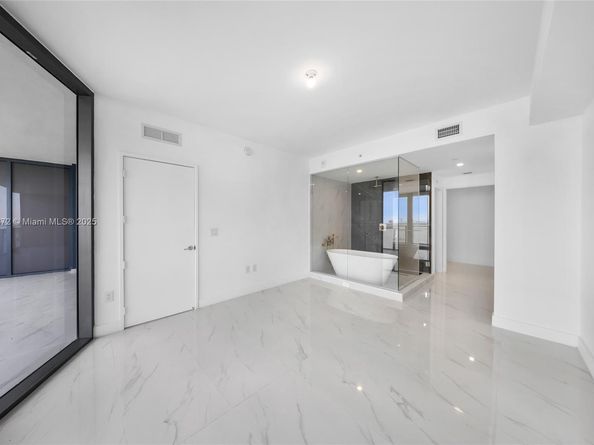 700 NE 24 Street 2306, Miami FL 33137