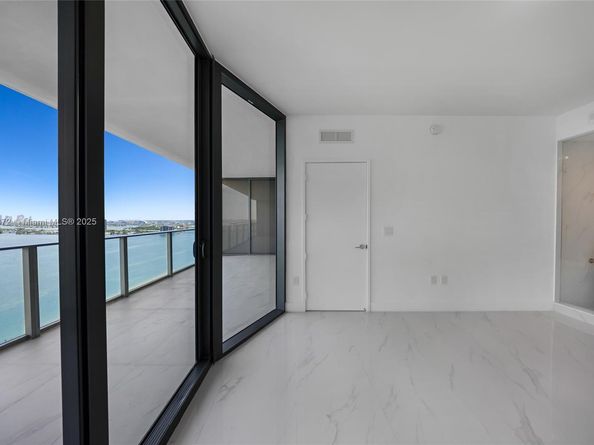 700 NE 24 Street 2306, Miami FL 33137