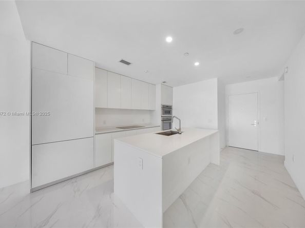 700 NE 24 Street 2306, Miami FL 33137