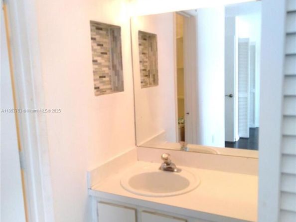 1532 Gabriel St, Hollywood FL 33020
